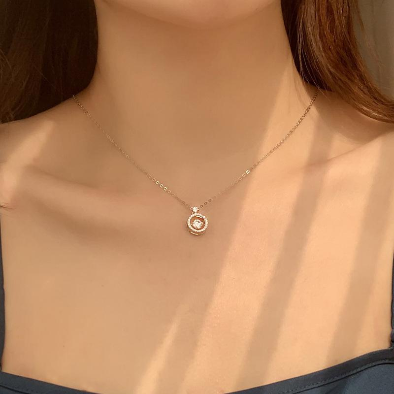 Simple and elegant necklace